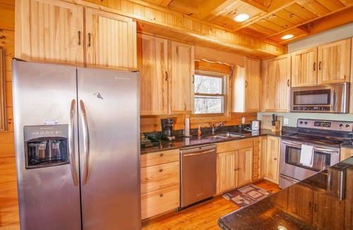 Zionville Cabin | Large Cabin Sitting at 4,000 Feet Elevation