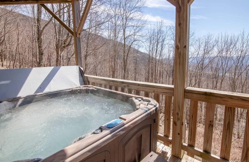 Zionville Cabin | Large Cabin Sitting at 4,000 Feet Elevation