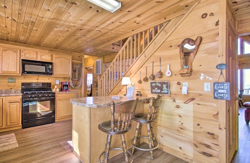 Elizabeth Cabin | Large Cabin w/Deck Overlooking Norfork Lake!