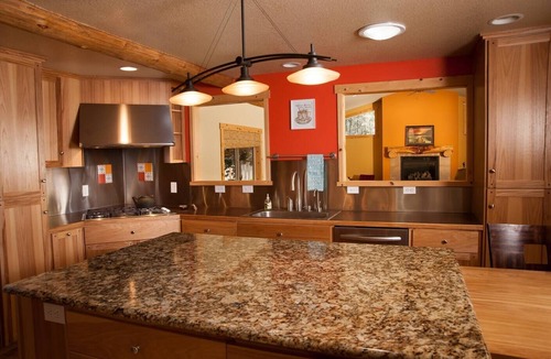 Bend Cabin | Large cabin with hot tub