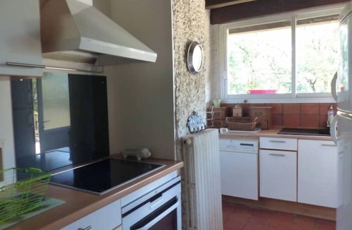 Brignac-la-Plaine House | Large campane house