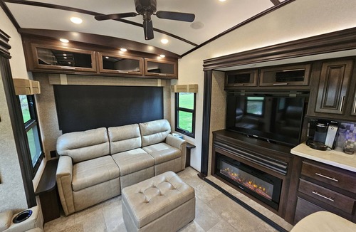 Riggins House | Large Camper Massage seats cornhole Backyard Parking A/C