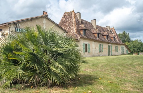 Neuvic House | Large-capacity vacation gîtes (25 pers): Chartreuse d'Ossimpont