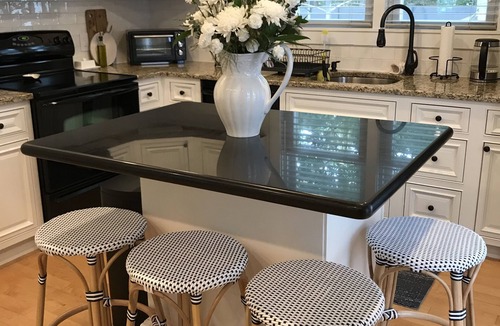 East Falmouth Cottage | Large Cape Cottage in Great Harbors