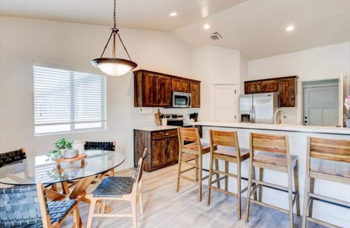 Heber House | Large Central Heber Rambler