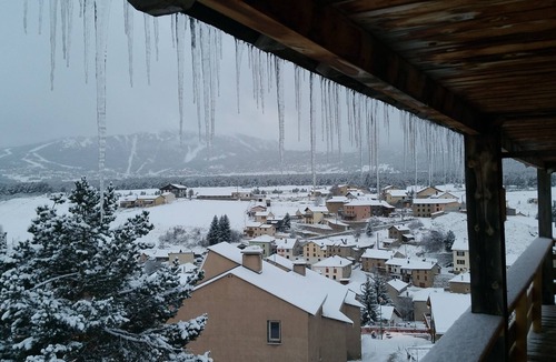 Matemale Ski Chalet | Large chalet 18 people panoramic view