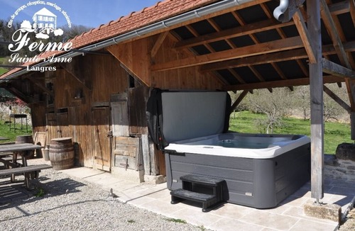 Langres House | Large, charming 30-bed gîte with SPA and plenty of space