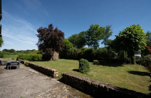 Guitte House | Large Charming Detached Peaceful Secluded Longere Dinan Chateaus Lake Nearby