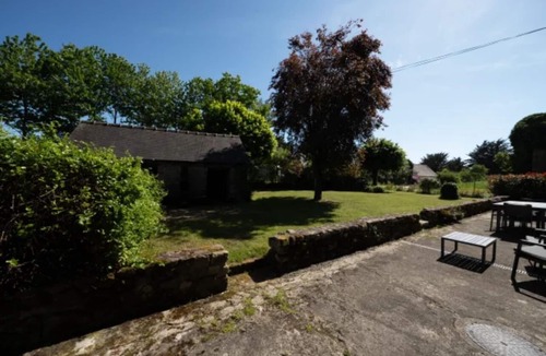 Guitte House | Large Charming Detached Peaceful Secluded Longere Dinan Chateaus Lake Nearby