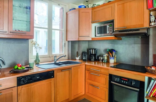 Quartier Sainte-Marguerite Apartment | Large charming flat between Bastille and Marais