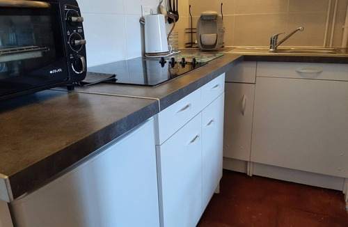 Cordes-sur-Ciel Apartment | Large charming studio