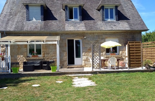Pleslin-Trigavou House | Large Charming House for 10- Between Dinan and the beaches of Dinard