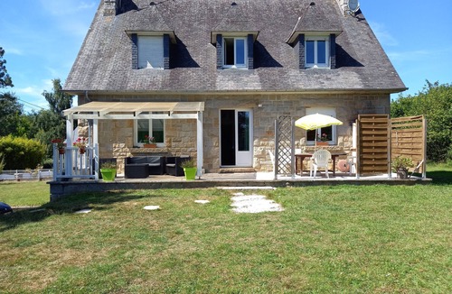 Pleslin-Trigavou House | Large Charming House for 10- Between Dinan and the beaches of Dinard