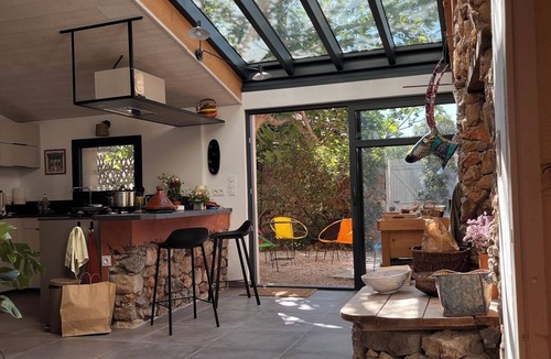 Grottes Caves House | Large, charming house for family get-togethers 10' from the beach