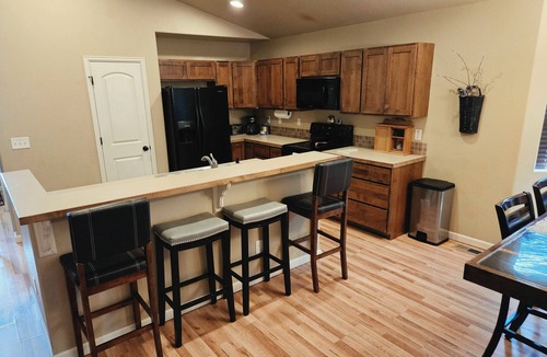 Cheyenne House | Large Cheyenne Home ~ Perfect for Families, Crew members, & Entertainment