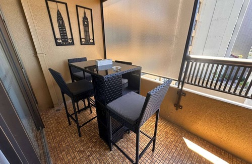 Darlinghurst Apartment | Large City Studio with Big Balcony