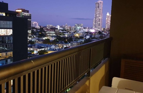Darlinghurst Apartment | Large City Studio with Big Balcony