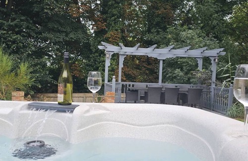 Holworth House | Large coastal cottage with spa and private pool