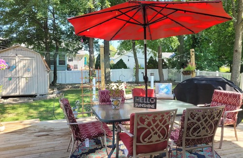 Saint Marys  Saint Joseph County House | Large Comfortable Home with Large Deck and Lights
