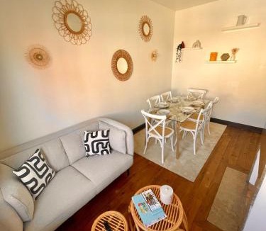 Saint-Honore - Jeanne d'Arc Apartment | Large Comfortable House for Groups and Families