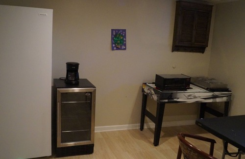 Ampere House | Large Comfortable Private Cozy 1BR steps from NYC!