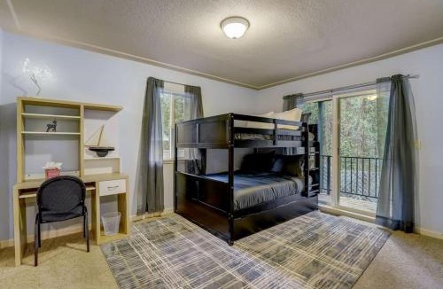 Iowa Hill House | Large Comfy Cabin near Rollins Lake & American River