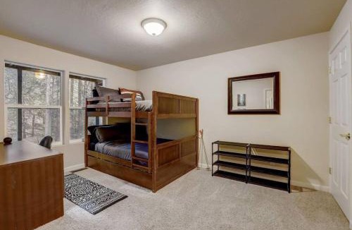 Iowa Hill House | Large Comfy Cabin near Rollins Lake & American River
