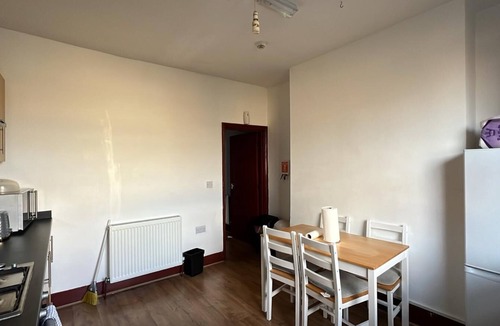 Crofton Park House | Large Comfy House Easy Access to Central London