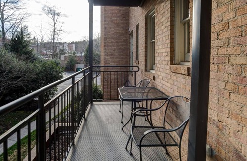 Asheville Condo | Large Condo Near Biltmore Estate