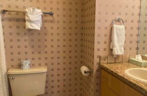Redmond Resort | Large Condo on the 7th hole in Eagle Crest Resort!