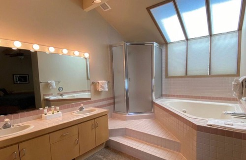 Redmond Resort | Large Condo on the 7th hole in Eagle Crest Resort!
