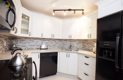 Mid Beach Apartment | Large Connected Spacious 5-Bedroom Sunset Suite 141921