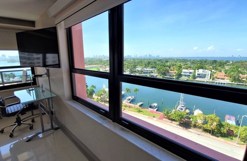 Mid Beach Apartment | Large Connected Spacious 5-Bedroom Sunset Suite 141921