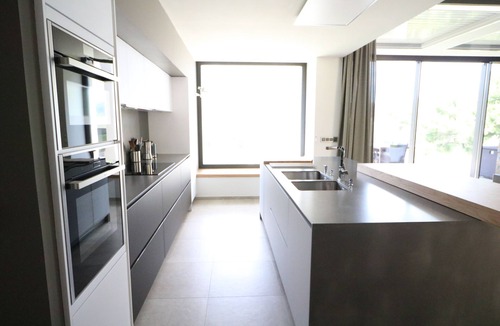 Vingrau Villa | Large contemporary villa with swimming pool