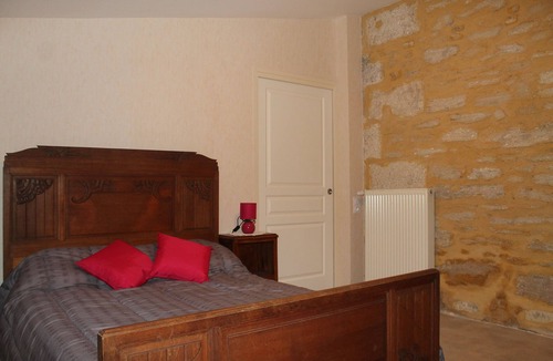 Doue-la-Fontaine Cottage | large cottage with baby equipment