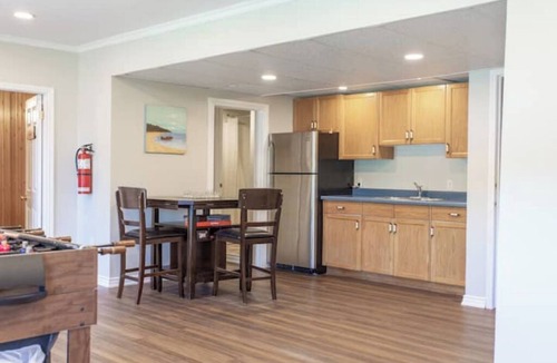 Norland Cottage | Large cottage great for large gathering/ private beach/8br 4bath/stunning view