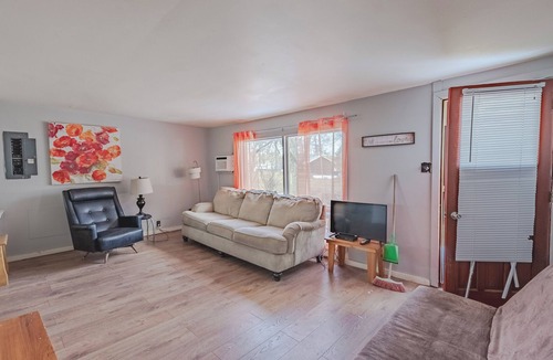 Frontenac Cabin | Large Cottage nnFamily Fun Lakehouse: 4 Beds/Bunks, Sleeps 8, AC, Water Access