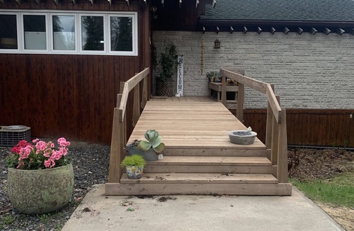 Kenora House | Large cottage on the Winnipeg River/summer and winter rentals Easy access always