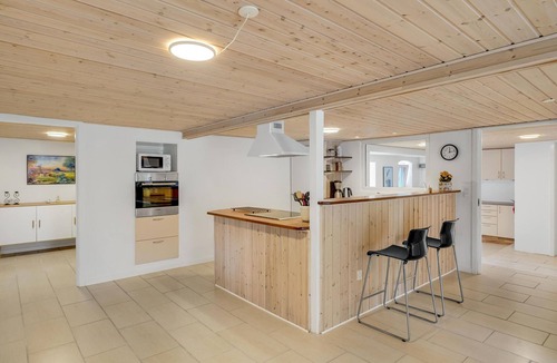 Molby House | Large cottage with table tennis and several, family-friendly activities.