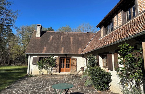 Chaumont-sur-Tharonne House | Large country house in the woods
