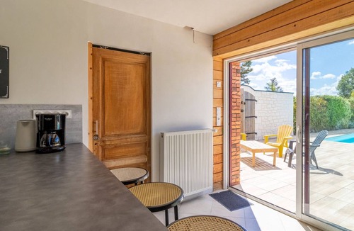 Marans Cottage | Large country house with pool and air conditioning