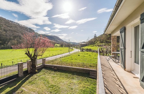 Marcillac-Vallon House | Large country gite