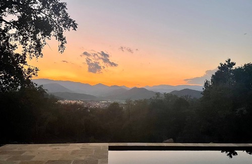 Olot Villa | Large Country Home for 8 near Olot – Perfect for Families & Group Getaways