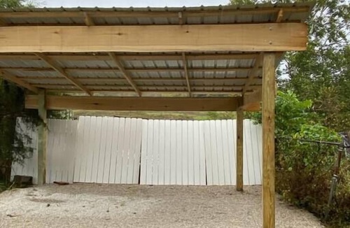 Stanford House | Large Country Home Pool and hot tub
