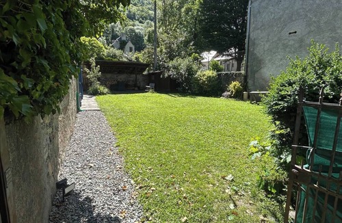 Bazus-Aure House | Large country house with a fenced garden, pets allowed.