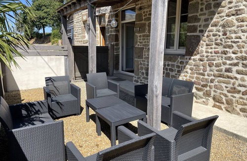 Le Teilleul House | Large country house