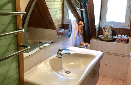 Nyoiseau House | Large country house