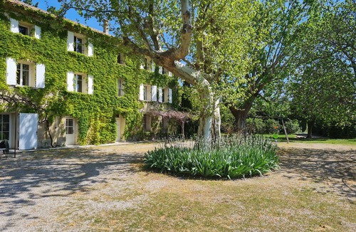 Orange House | Large country house with swimming pool
