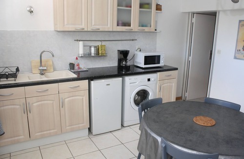 Le Petit-Quevilly Apartment | Large cozy and quiet apartment with courtyard. (100m2)