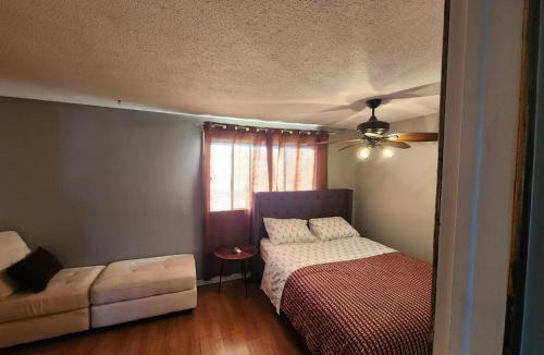 Gatineau House | Large cozy bedroom in beautiful house